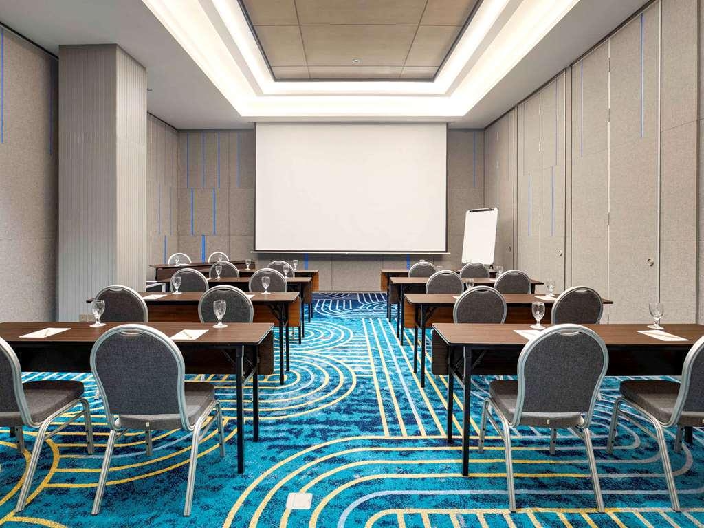 Hotel Ibis Styles Semarang Simpang Lima Facilidades foto